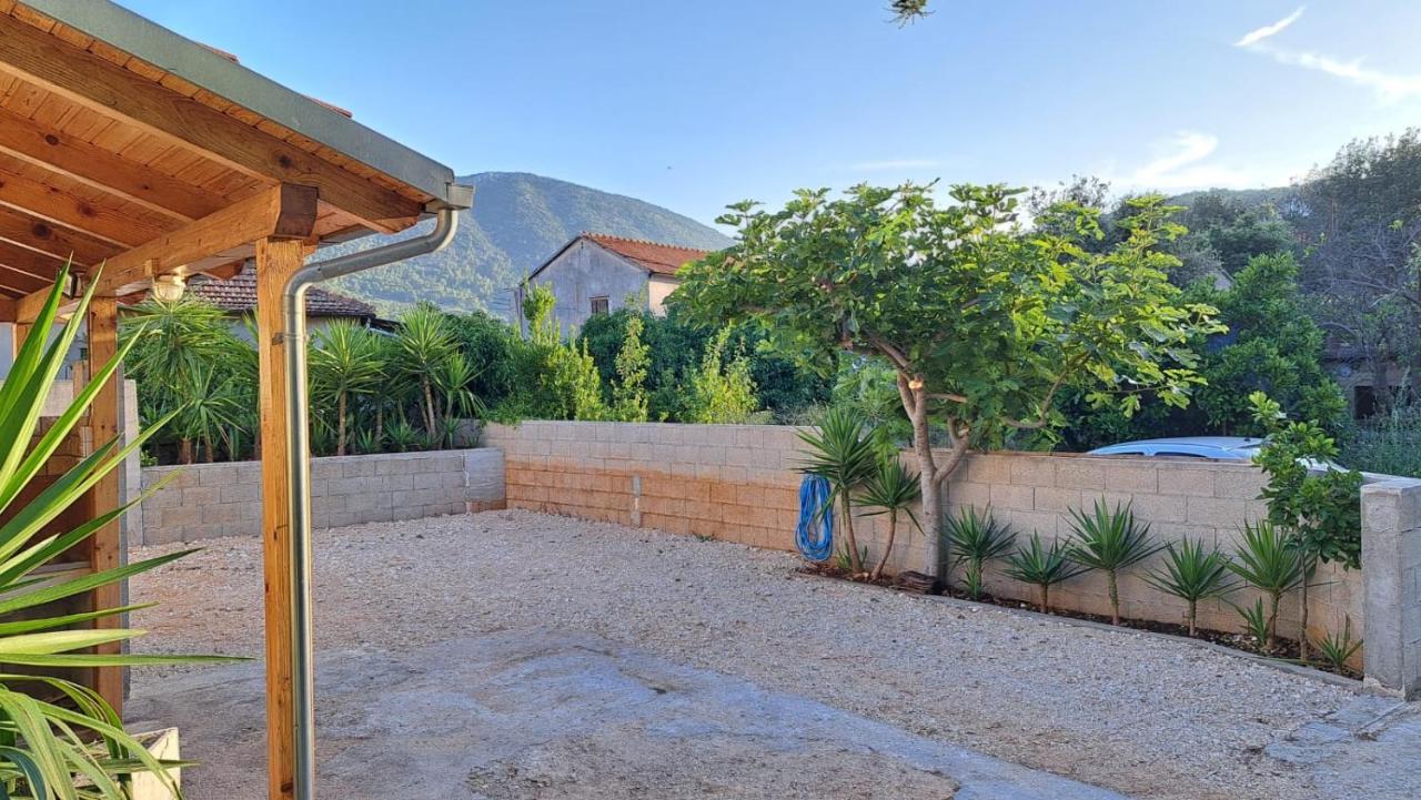 Holiday Home Leonida Jelsa  Bagian luar foto